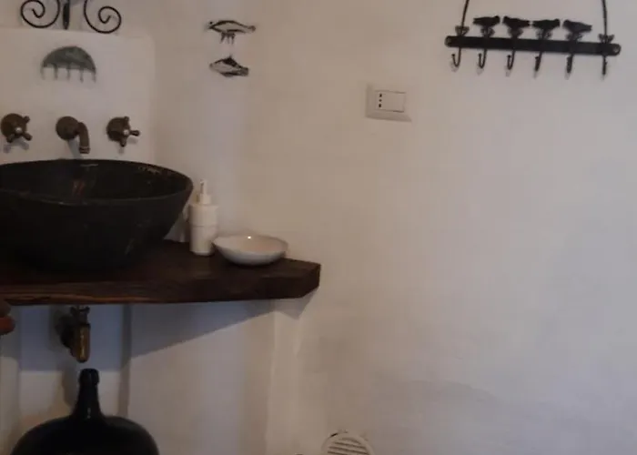 Ancient Medieval Chapel * 阿马尔菲