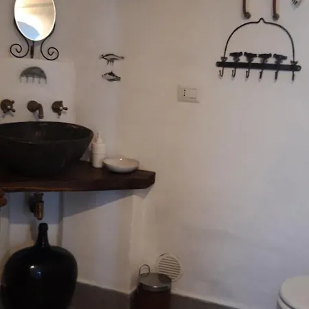 Ancient Medieval Chapel * 阿马尔菲