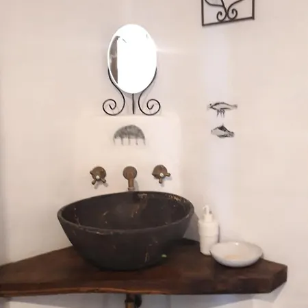 Ancient Medieval Chapel וילה