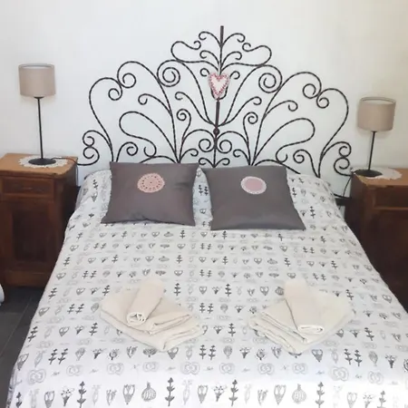 Ancient Medieval Chapel וילה